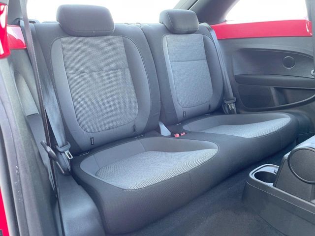 VOLKSWAGEN THE BEETL 2015 Image 31