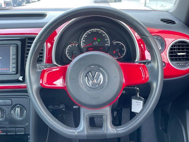 VOLKSWAGEN THE BEETL 2015 Image 31