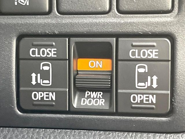 TOYOTA VOXY 2019 Image 31