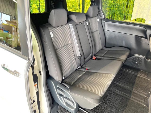 TOYOTA VOXY 2019 Image 31