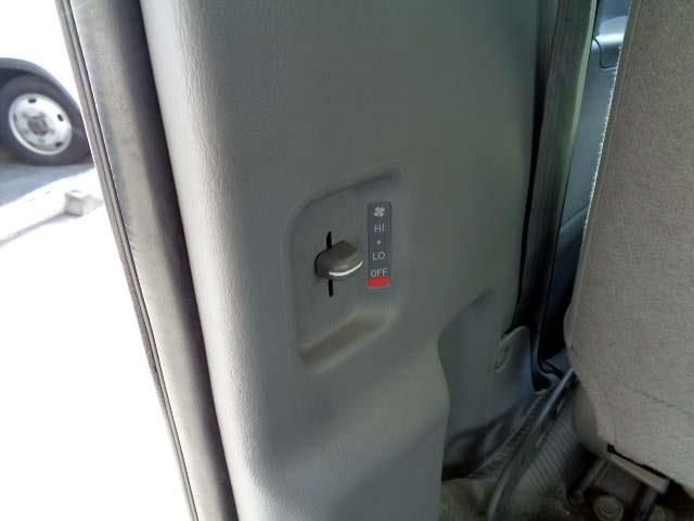 TOYOTA HIACE WAGON 4WD 2009 Image 31