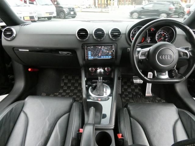 AUDI TT RS PLUS COUP 2013 Image 31