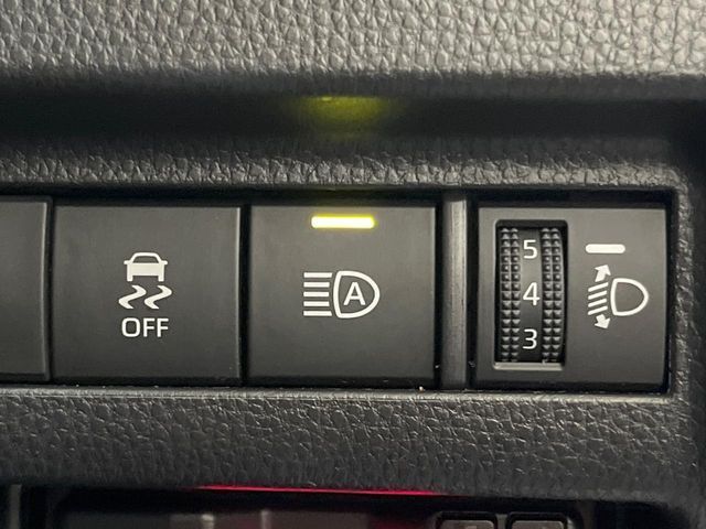 TOYOTA HARRIER 2WD 2022 Image 31