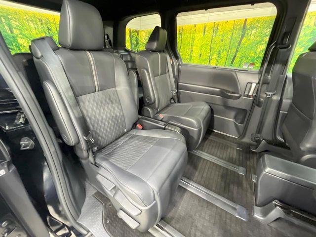 TOYOTA NOAH 2023 Image 31