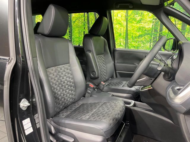 TOYOTA VOXY HYBRID 2023 Image 31