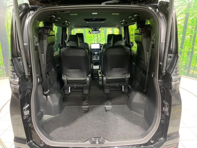 TOYOTA VOXY HYBRID 2023 Image 31