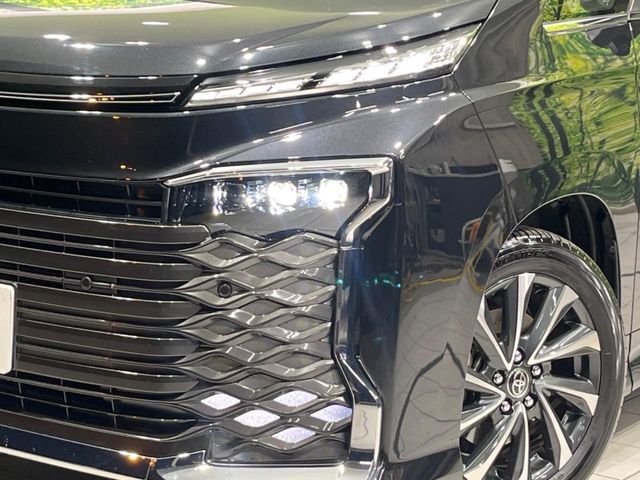 TOYOTA VOXY HYBRID 2023 Image 31