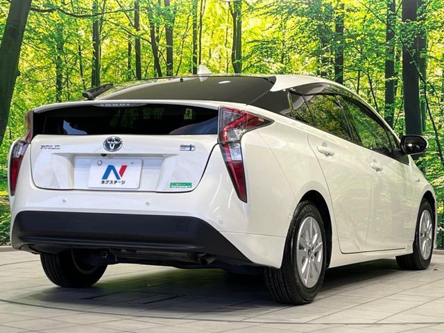 TOYOTA PRIUS 2017 Image 31