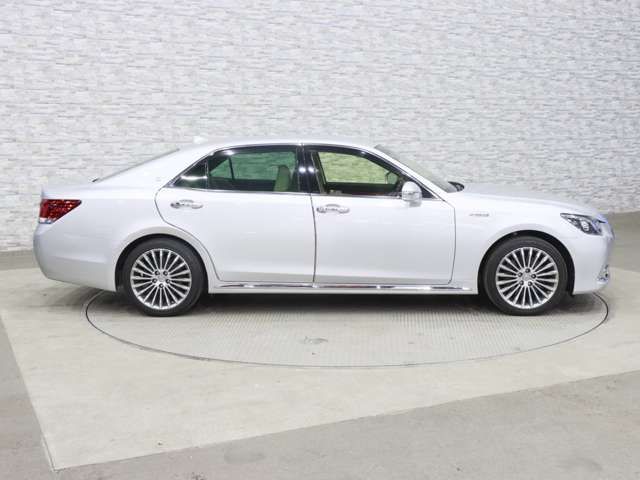 TOYOTA CROWN MAJESTA HYBRID 2014 Image 31