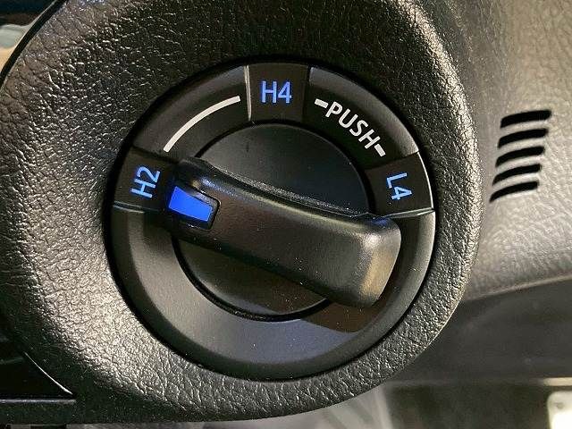 TOYOTA HILUX 4WD 2022 Image 31