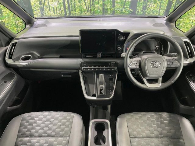 TOYOTA VOXY HYBRID 2024 Image 31