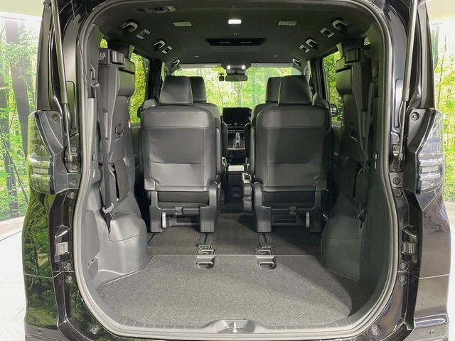 TOYOTA VOXY HYBRID 2024 Image 31