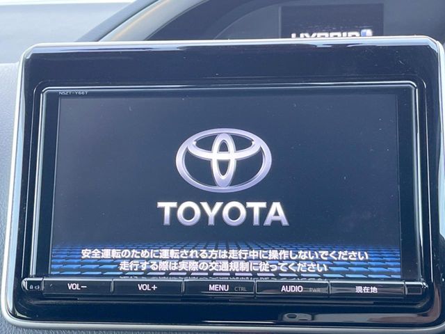 TOYOTA VOXY HYBRID 2018 Image 31