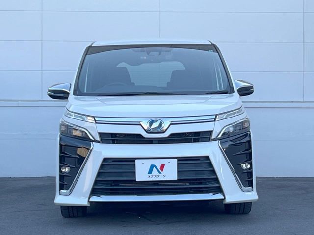 TOYOTA VOXY HYBRID 2018 Image 31