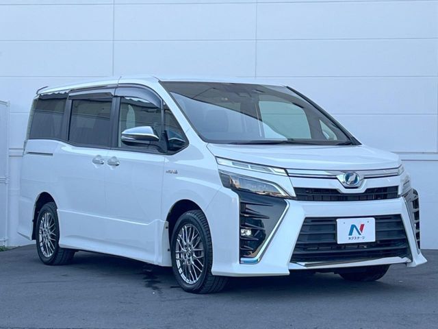 TOYOTA VOXY HYBRID 2018 Image 31