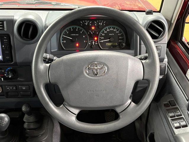 TOYOTA LANDCRUISER VAN 2015 Image 31