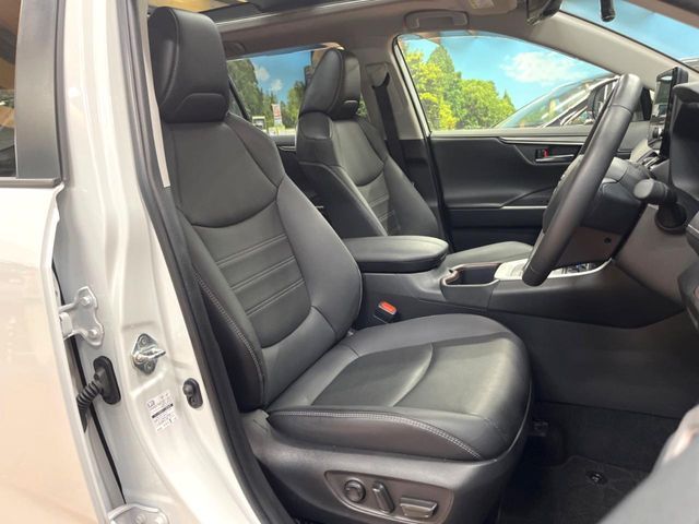 TOYOTA RAV4 HYBRID 4WD 2023 Image 31