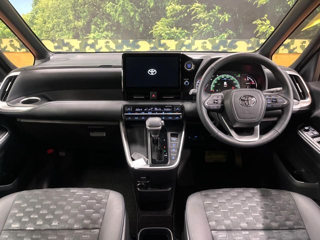 TOYOTA VOXY 2022 Image 31