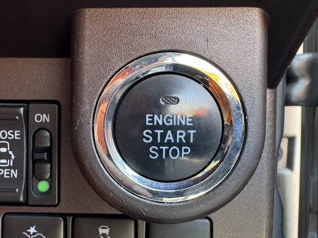 TOYOTA TANK 2017 Image 31