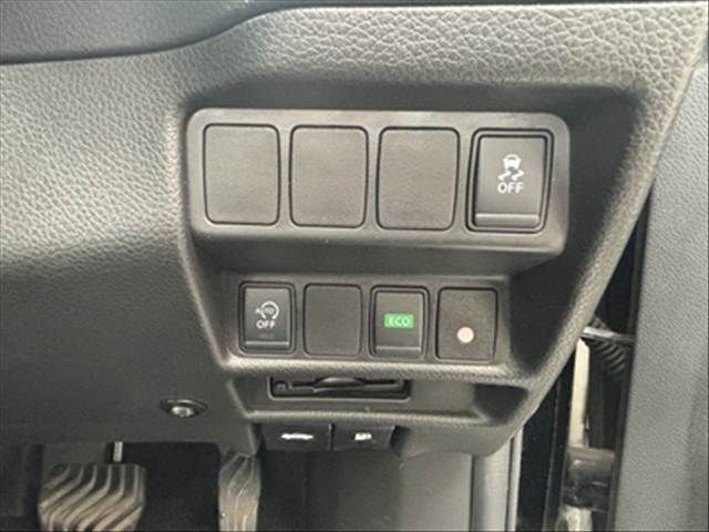 NISSAN X-TRAIL 2WD 2016 Image 31