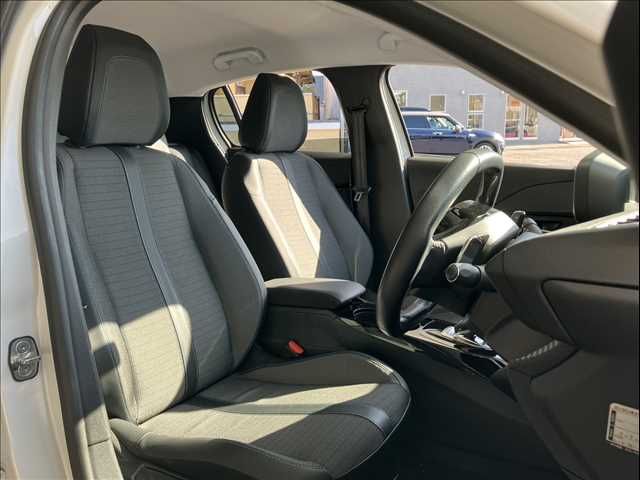 PEUGEOT 208 2021 Image 31