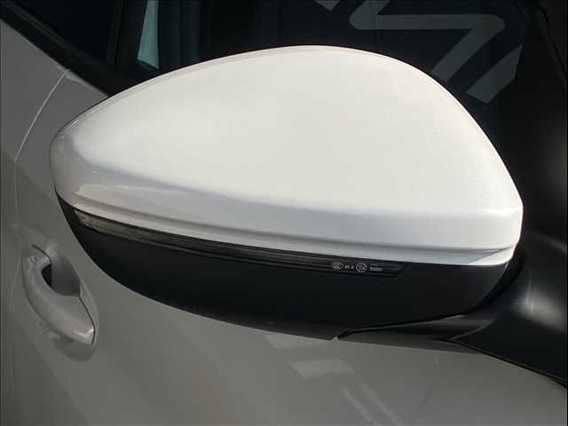 PEUGEOT 208 2021 Image 31