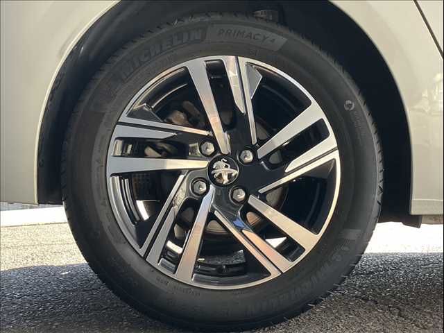 PEUGEOT 208 2021 Image 31