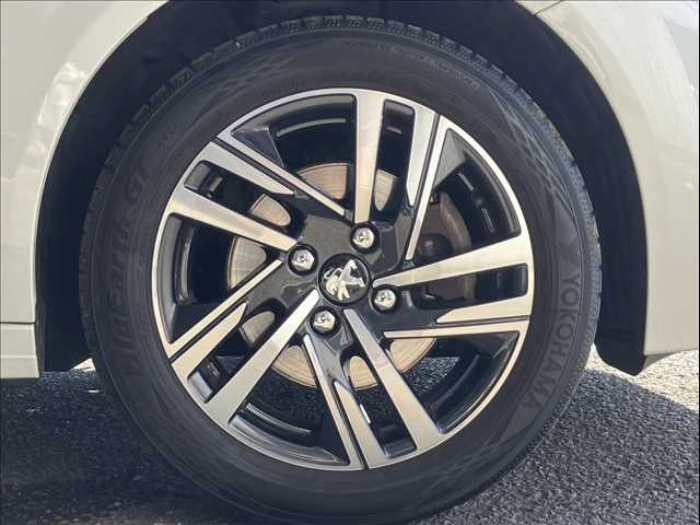 PEUGEOT 208 2021 Image 31