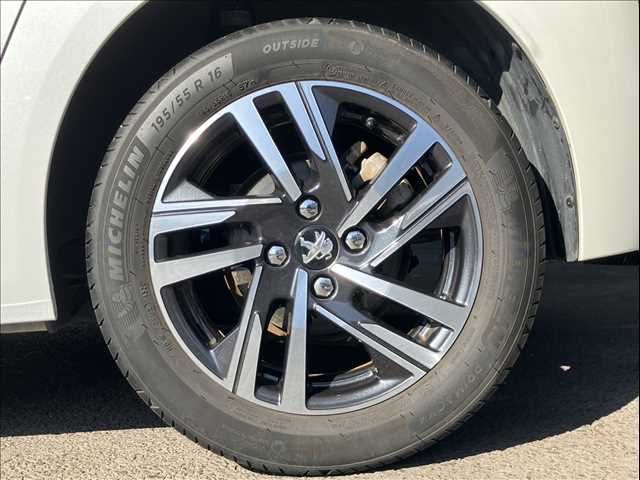 PEUGEOT 208 2021 Image 31