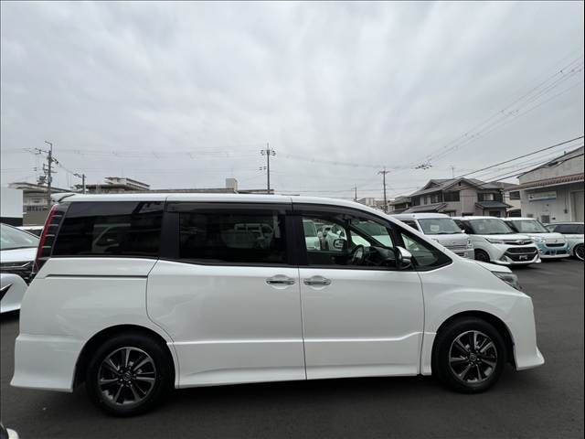 TOYOTA NOAH 2019 Image 31