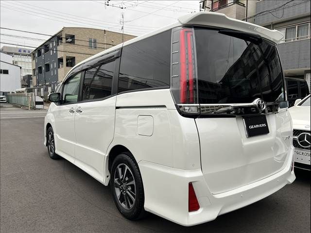 TOYOTA NOAH 2019 Image 31