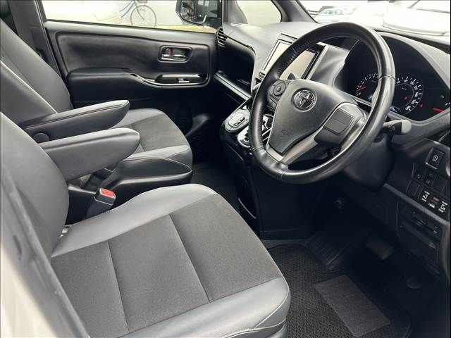 TOYOTA NOAH 2019 Image 31