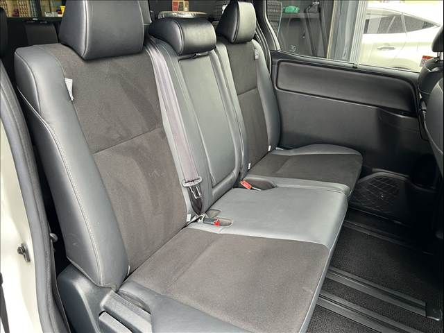 TOYOTA NOAH 2019 Image 31