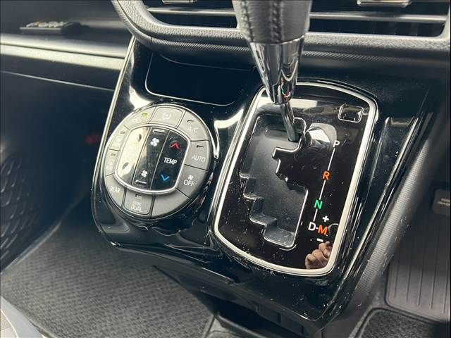 TOYOTA NOAH 2019 Image 31