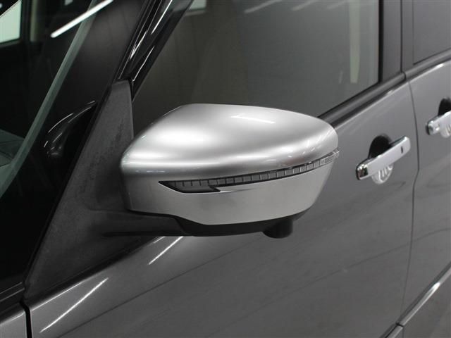 NISSAN SERENA  S-HYBRID 2018 Image 31