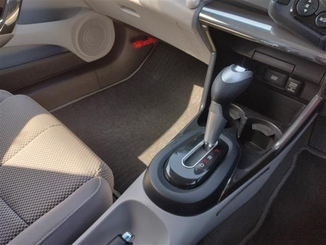 HONDA CR-Z 2010 Image 31