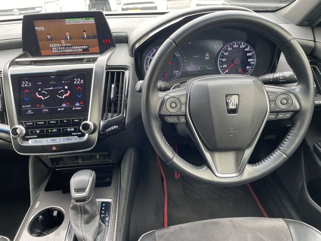 TOYOTA CROWN SEDAN HYBRID 2019 Image 31