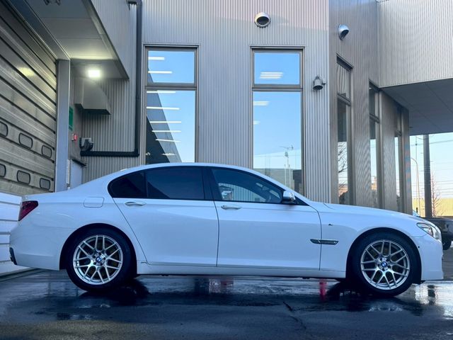 BMW 7SERIES 2013 Image 31