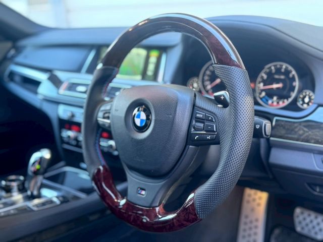 BMW 7SERIES 2013 Image 31