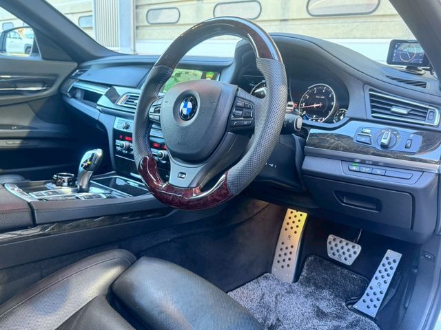 BMW 7SERIES 2013 Image 31