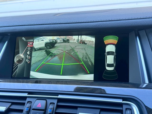 BMW 7SERIES 2013 Image 31