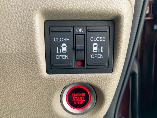 HONDA N BOX 2018 Image 31