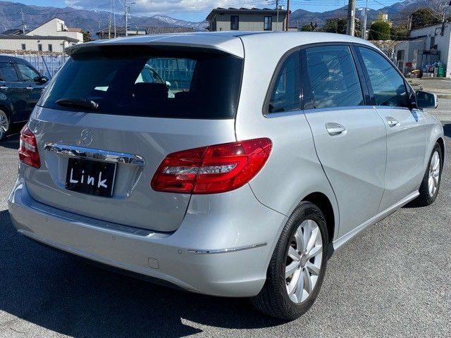 MERCEDES BENZ B CLAS 2013 Image 31