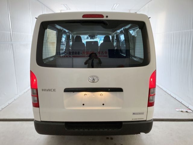 TOYOTA HIACE VAN 1.25T 2WD 2020 Image 31