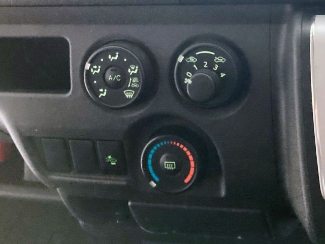 TOYOTA HIACE VAN 1.25T 2WD 2020 Image 31