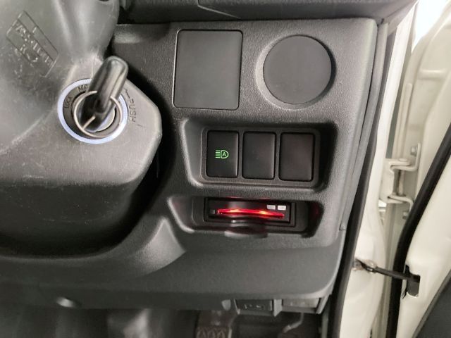 TOYOTA HIACE VAN 1.25T 2WD 2020 Image 31