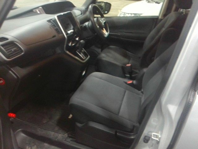 NISSAN SERENA  S-HYBRID 4WD 2019 Image 31