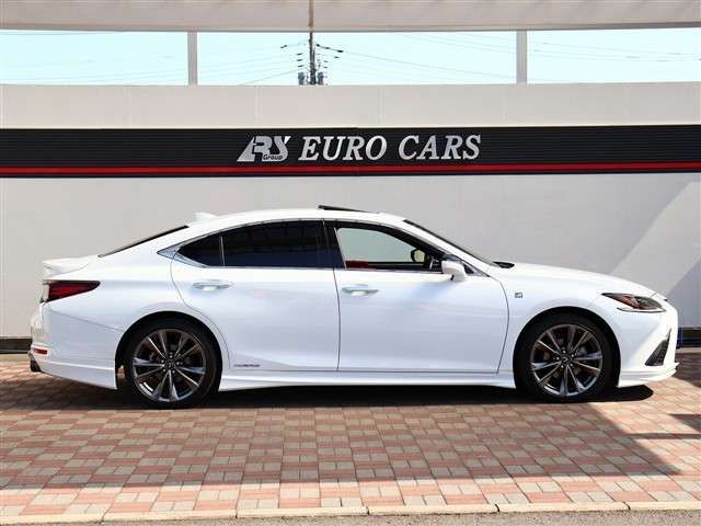 TOYOTA LEXUS ES300H 2019 Image 31