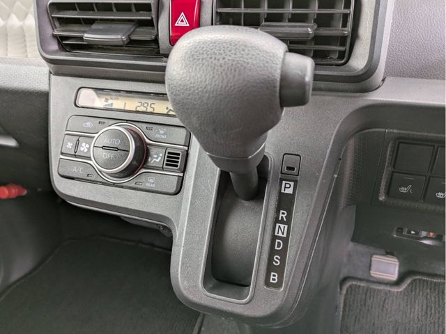 DAIHATSU TANTO 2020 Image 31