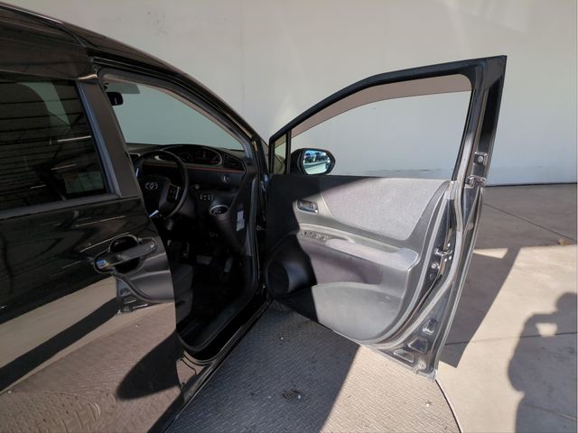 TOYOTA SIENTA 2017 Image 31